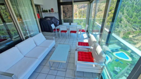 Apartamento soleado con terraza privada